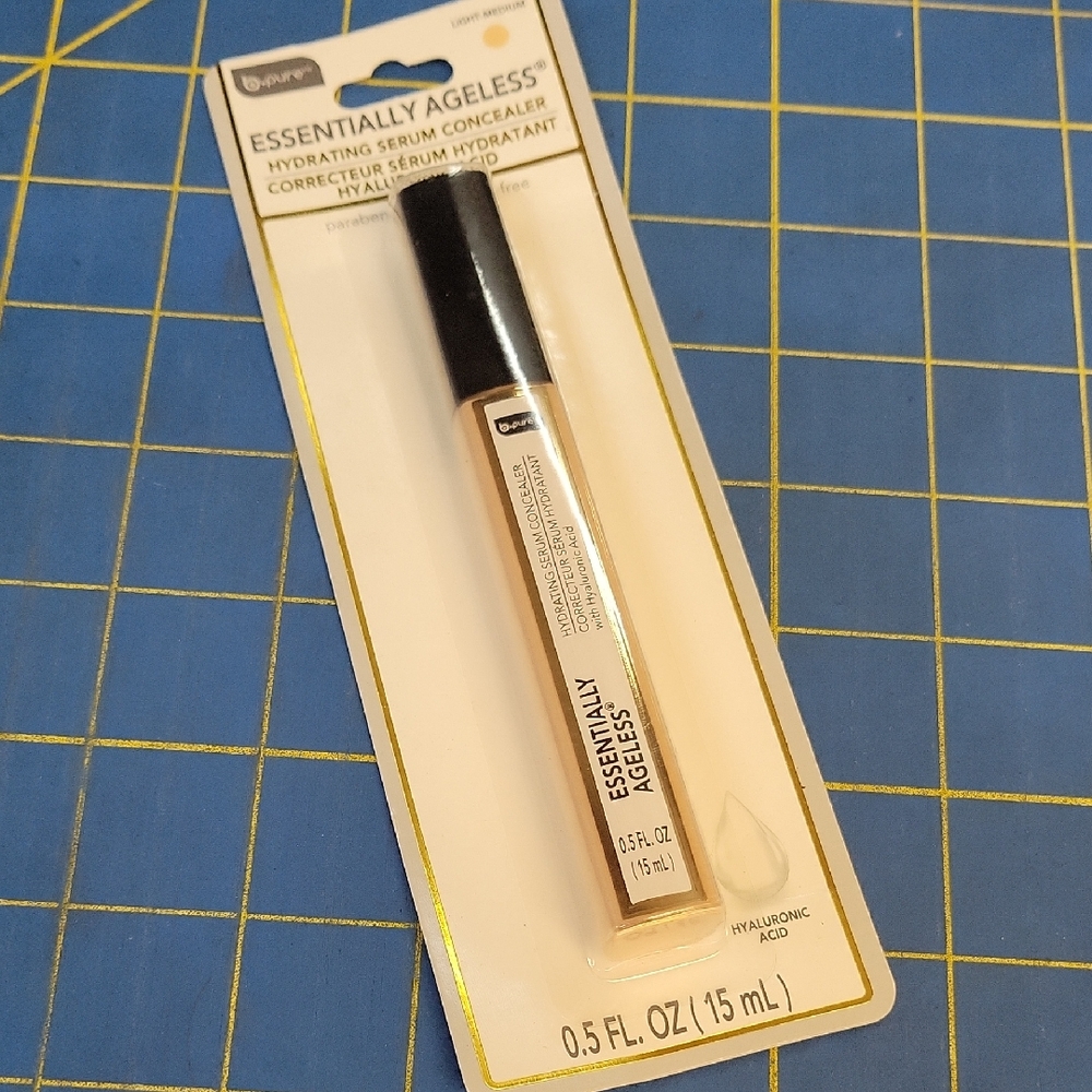 B Pure Essentially Ageless Hydrating Serum Concealer 15ml New Sealed Package